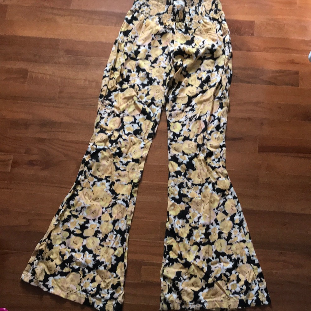 Floral Volcom XS funky pants